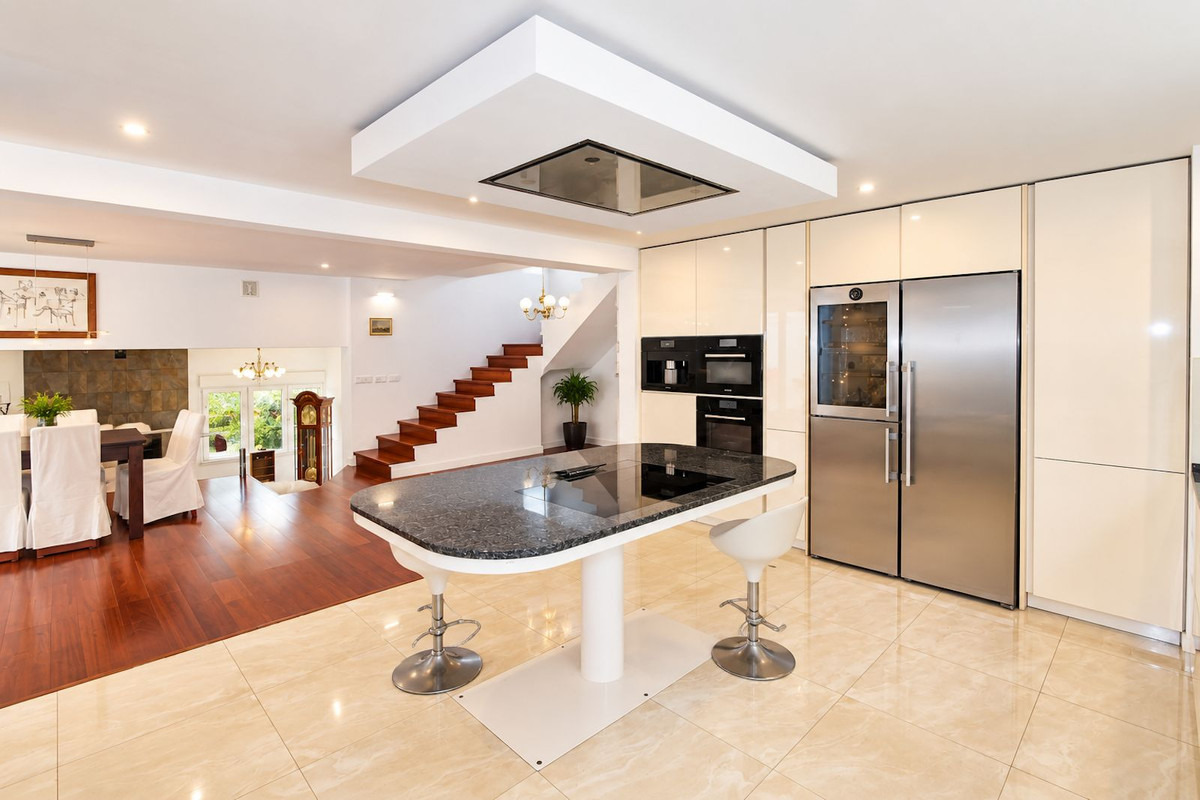 3 Bed Townhouse for sale in El Rosario Costa Del Sol, Málaga, Spain