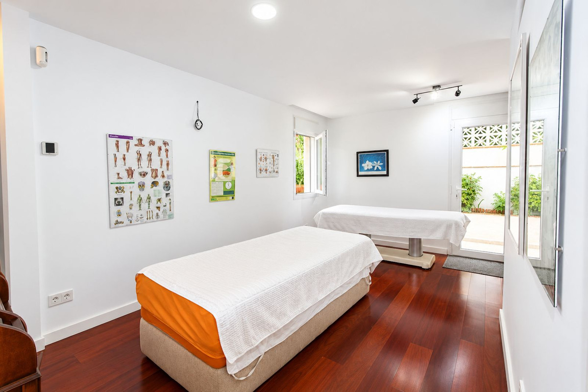 3 Bed Townhouse for sale in El Rosario Costa Del Sol, Málaga, Spain