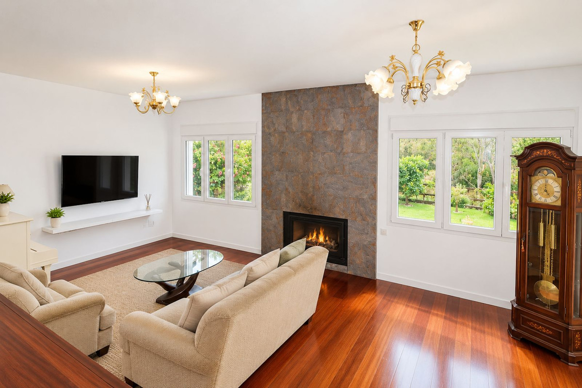3 Bed Townhouse for sale in El Rosario Costa Del Sol, Málaga, Spain