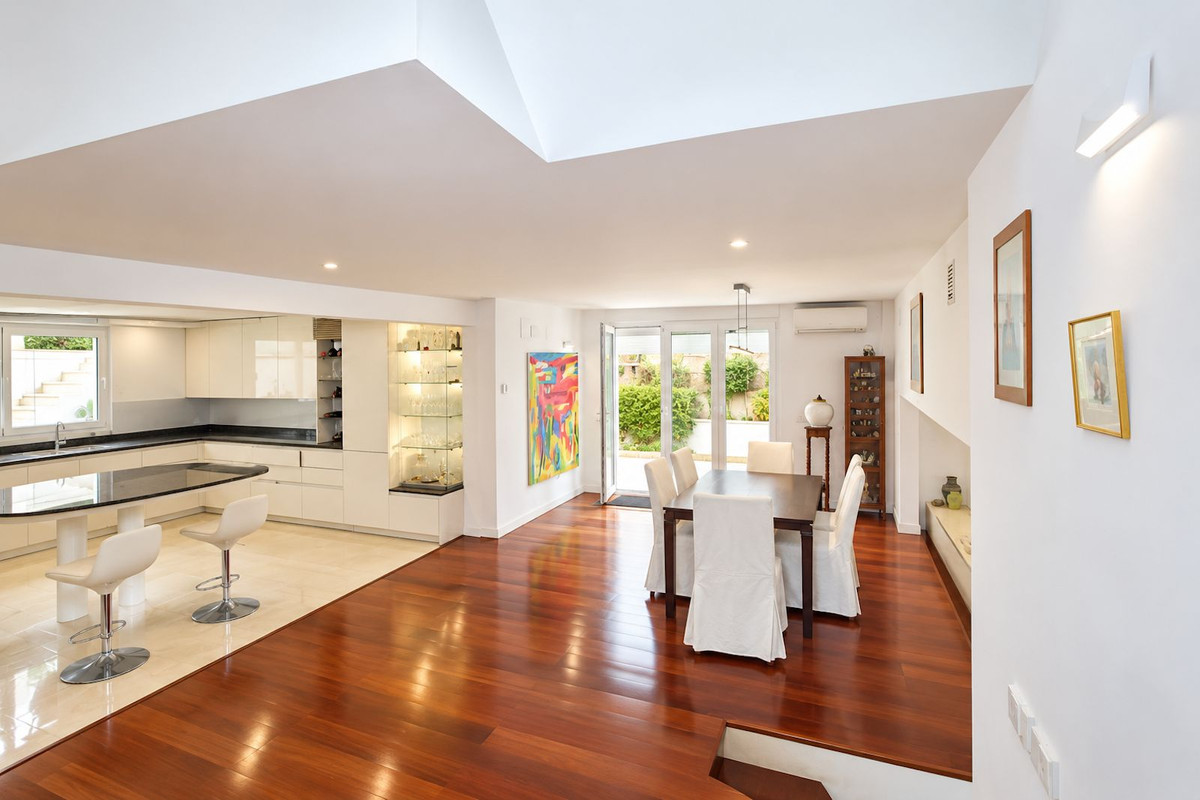 3 Bed Townhouse for sale in El Rosario Costa Del Sol, Málaga, Spain