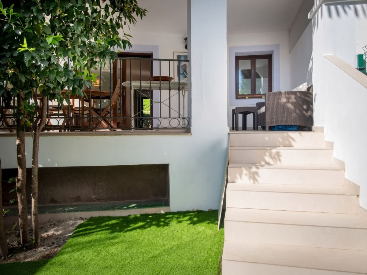 4 Bed Townhouse for sale in El Paraiso Costa Del Sol, Málaga, Spain