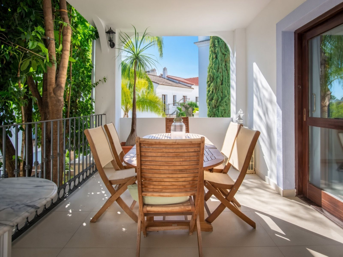 4 Bed Townhouse for sale in El Paraiso Costa Del Sol, Málaga, Spain
