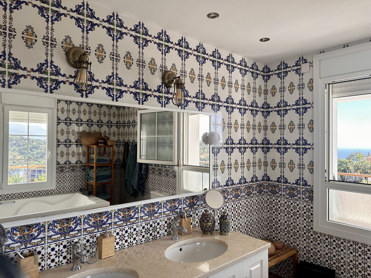 Se vende Adosada de 5 dormitorios en Costa Del Sol, Málaga, España