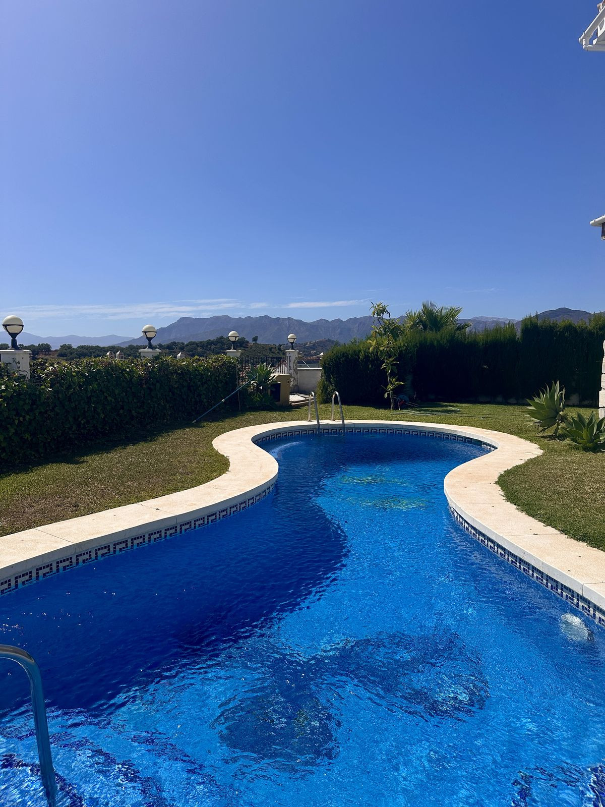Se vende Adosada de 5 dormitorios en Costa Del Sol, Málaga, España