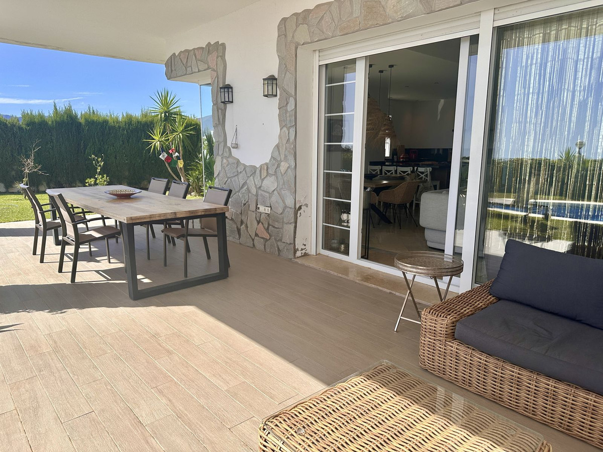 Se vende Adosada de 5 dormitorios en Costa Del Sol, Málaga, España