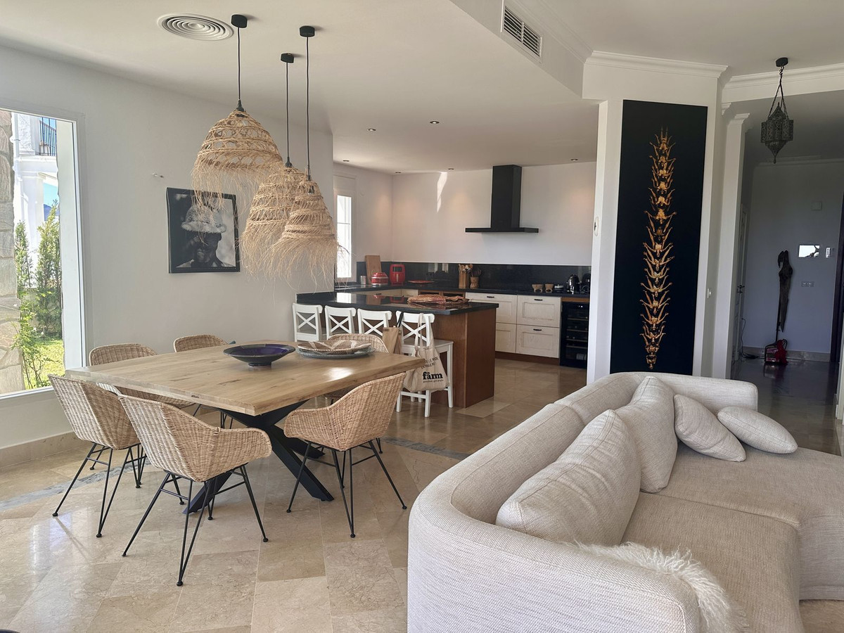Se vende Adosada de 5 dormitorios en Costa Del Sol, Málaga, España
