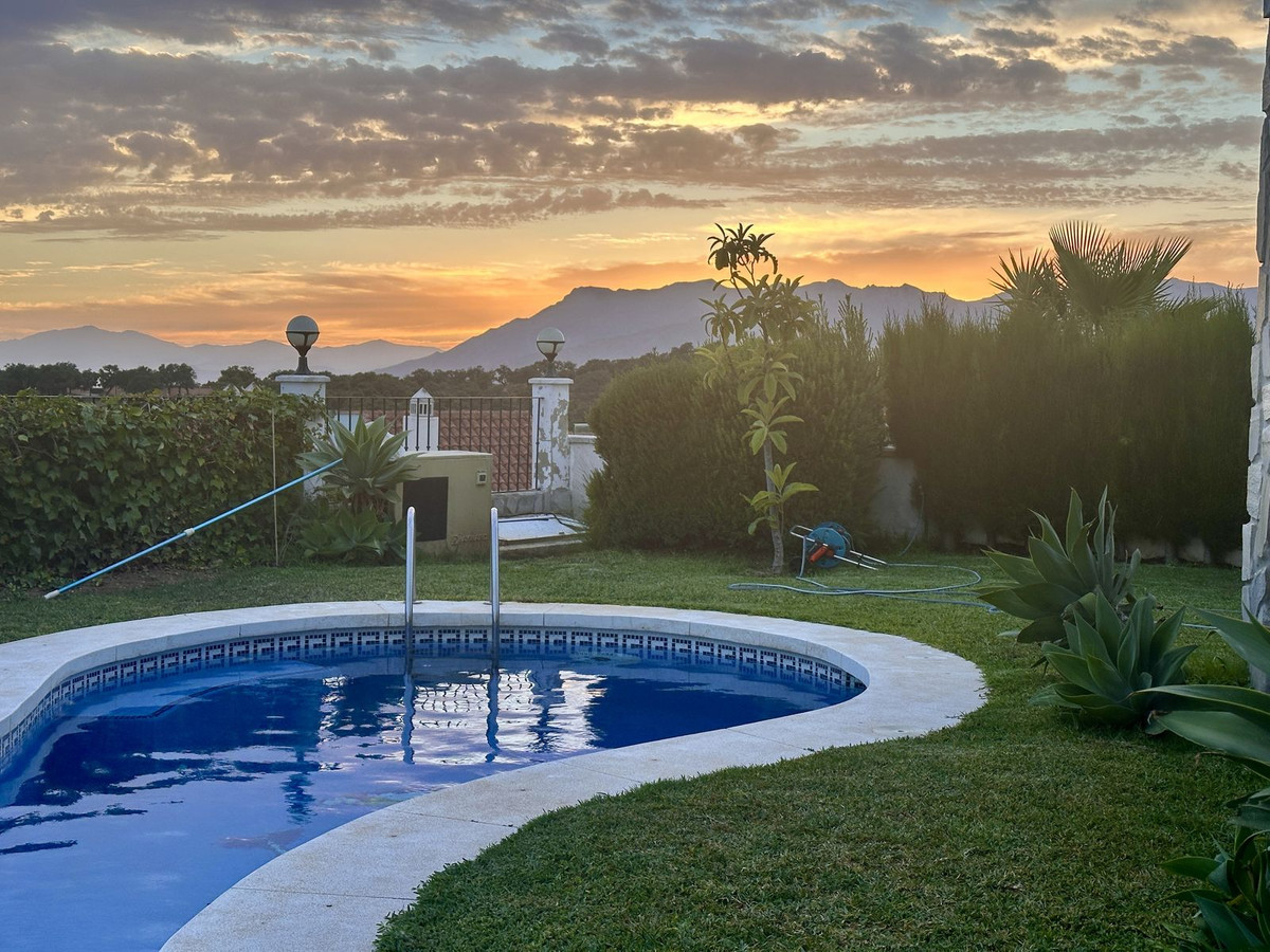 Se vende Adosada de 5 dormitorios en Costa Del Sol, Málaga, España