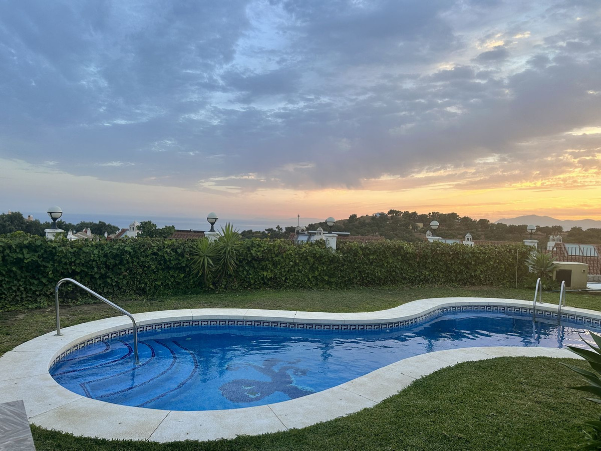 Se vende Adosada de 5 dormitorios en Costa Del Sol, Málaga, España