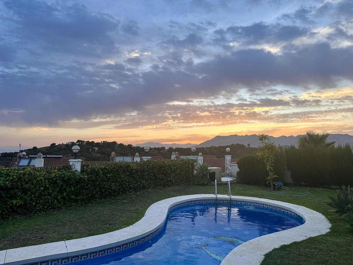 Se vende Adosada de 5 dormitorios en Costa Del Sol, Málaga, España