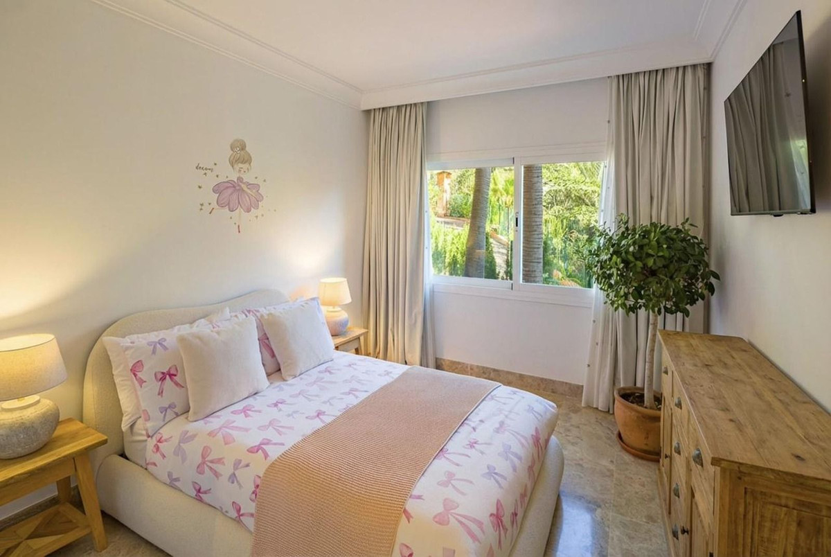 Se vende Apartamento Planta Baja de 4 dormitorios en Costa Del Sol, Málaga, España