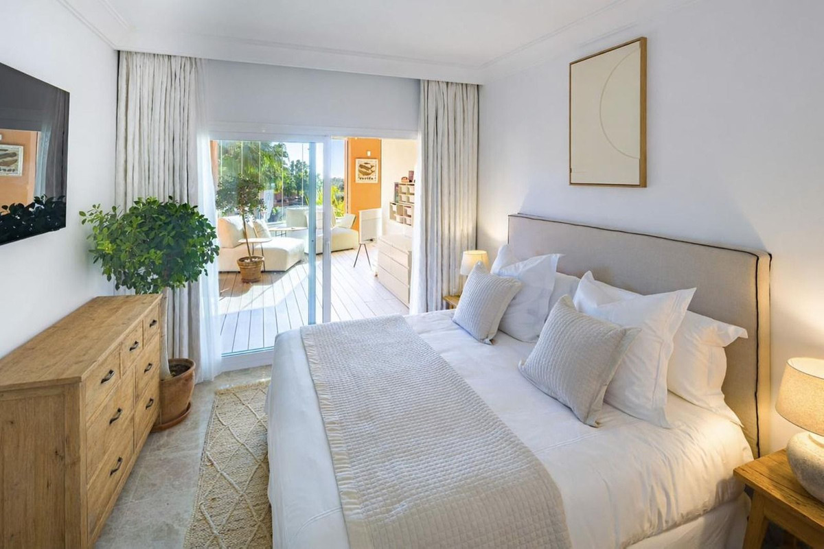 Se vende Apartamento Planta Baja de 4 dormitorios en Costa Del Sol, Málaga, España