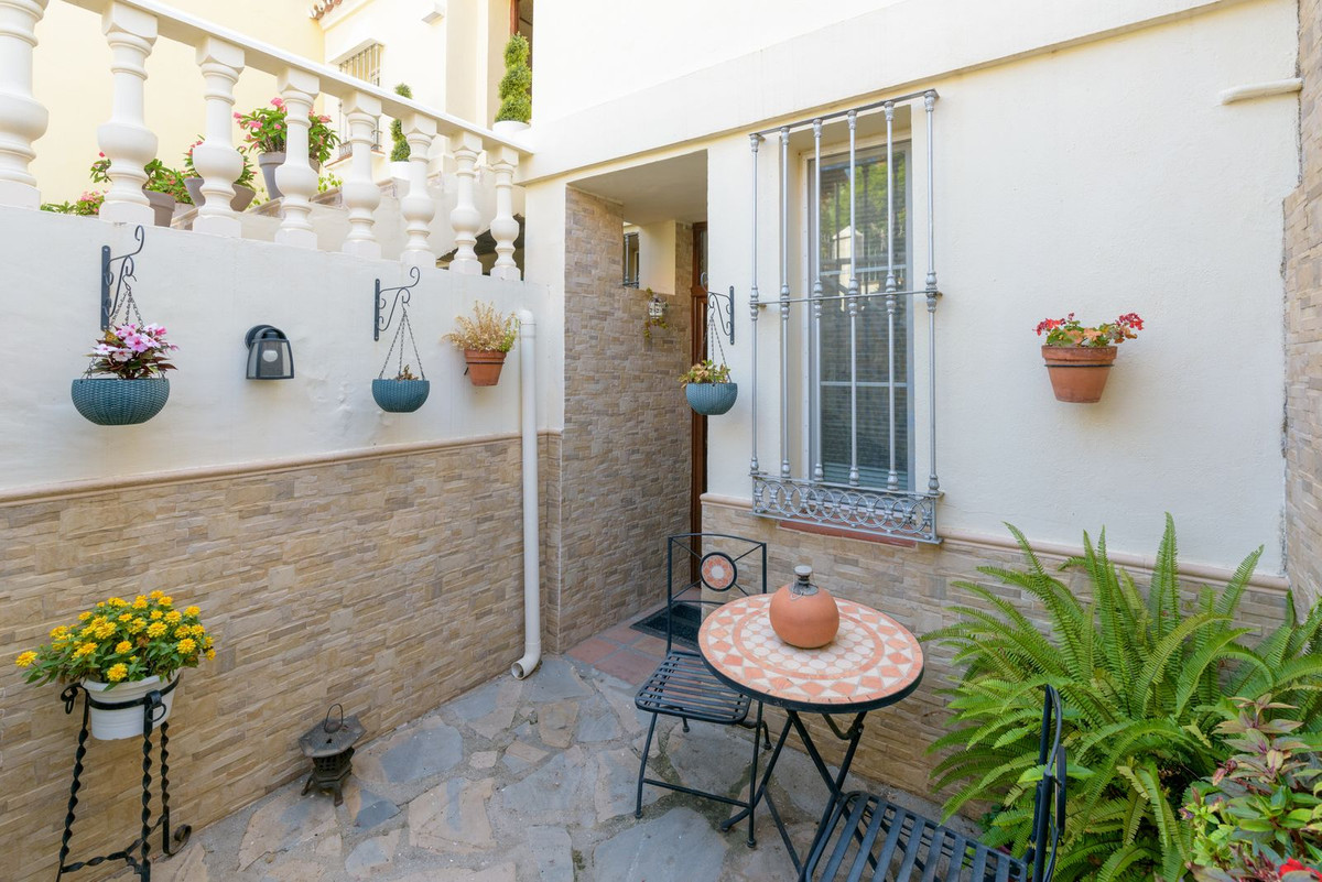 5 Bed Townhouse for sale in Estepona Costa Del Sol, Málaga, Spain