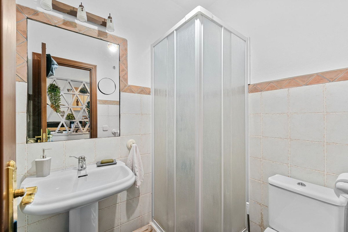 5 Bed Townhouse for sale in Estepona Costa Del Sol, Málaga, Spain