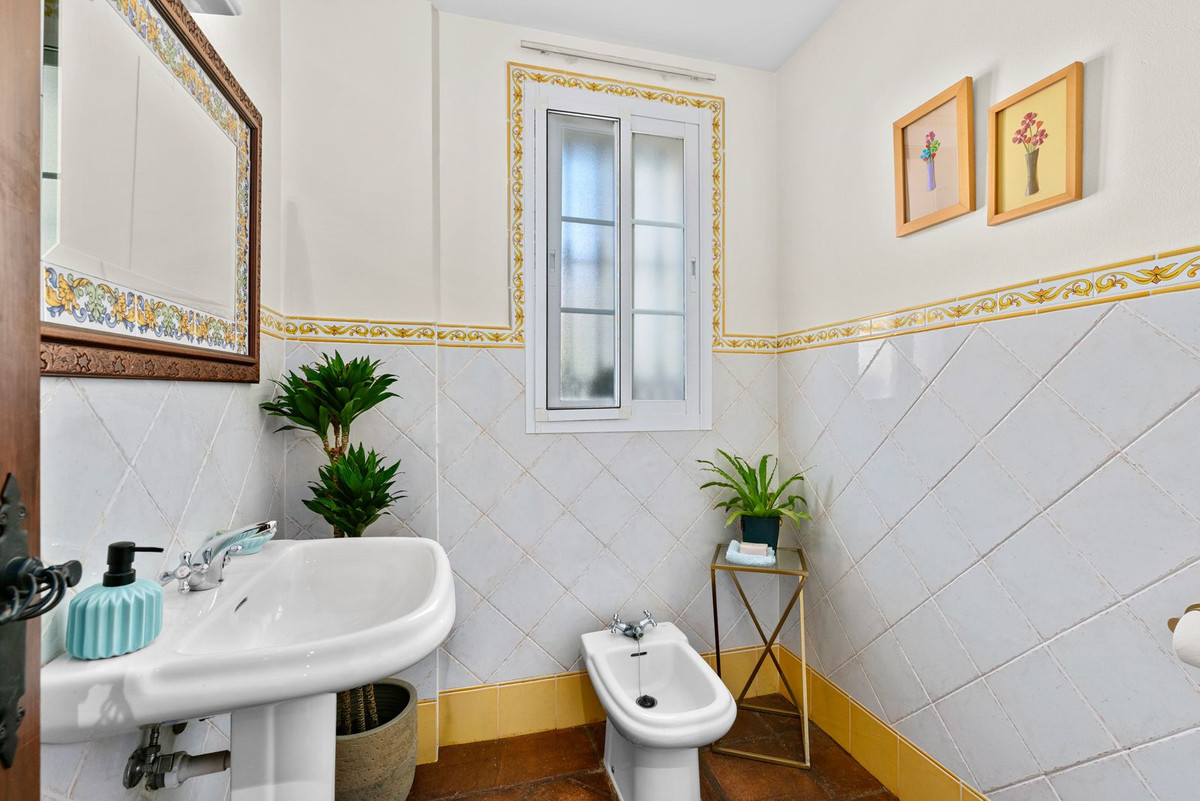 5 Bed Townhouse for sale in Estepona Costa Del Sol, Málaga, Spain