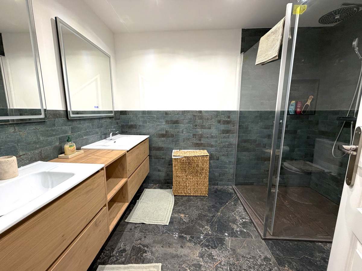 Se vende Apartamento Planta Baja de 2 dormitorios en Costa Del Sol, Málaga, España