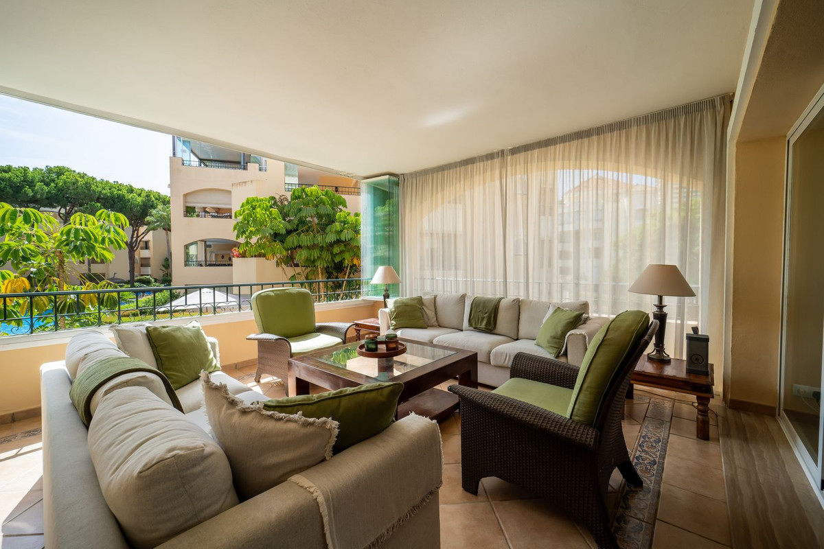 Se vende Apartamento Planta Media de 3 dormitorios en Costa Del Sol, Málaga, España