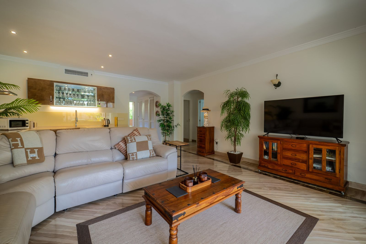 Se vende Apartamento Planta Media de 3 dormitorios en Costa Del Sol, Málaga, España