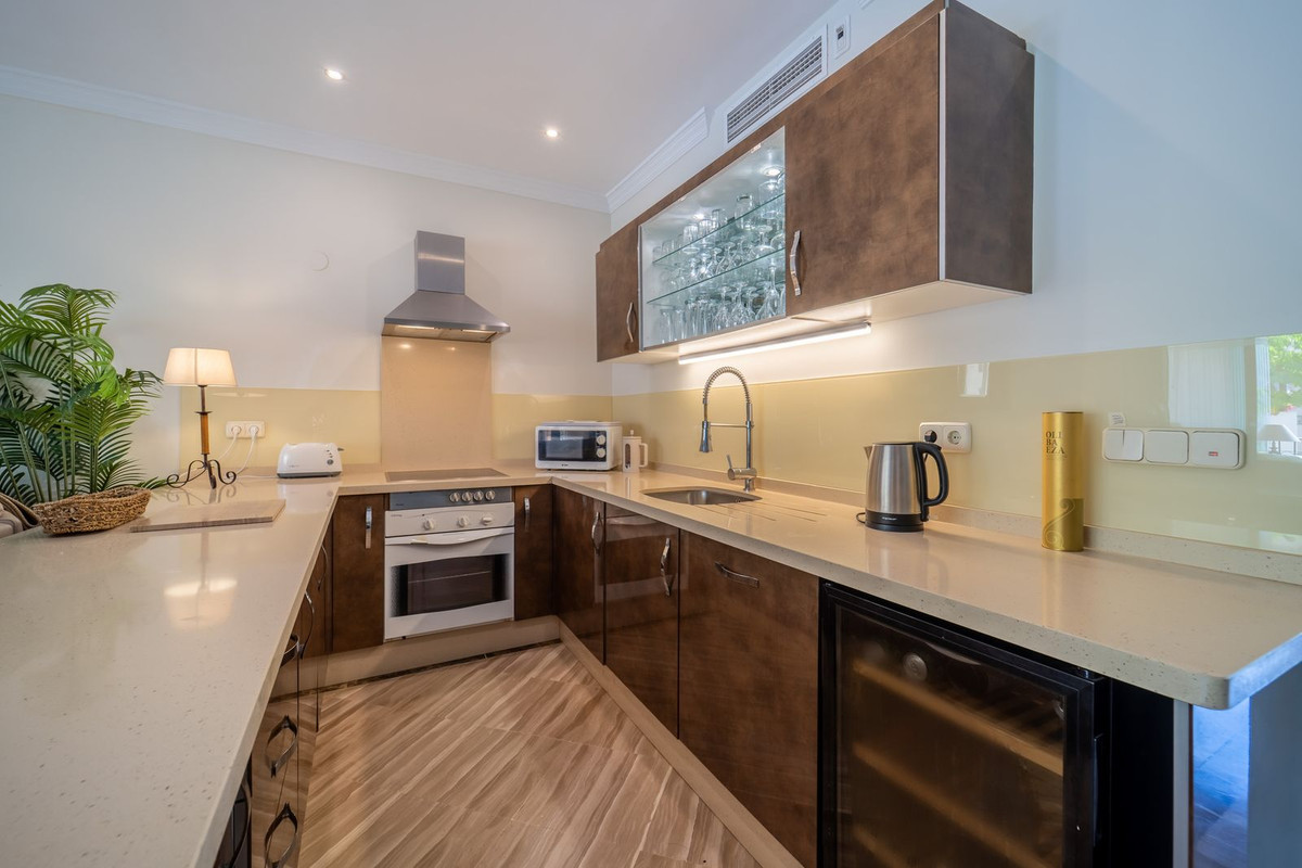 Se vende Apartamento Planta Media de 3 dormitorios en Costa Del Sol, Málaga, España