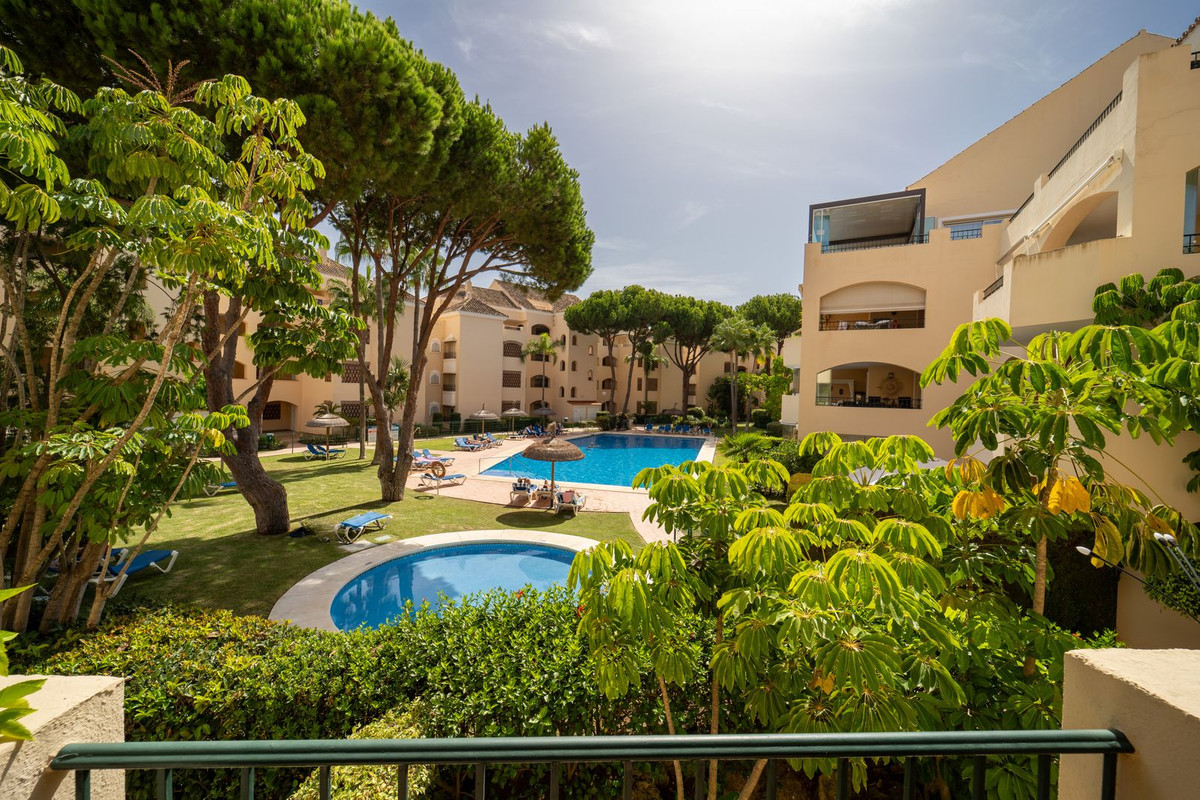 Se vende Apartamento Planta Media de 3 dormitorios en Costa Del Sol, Málaga, España