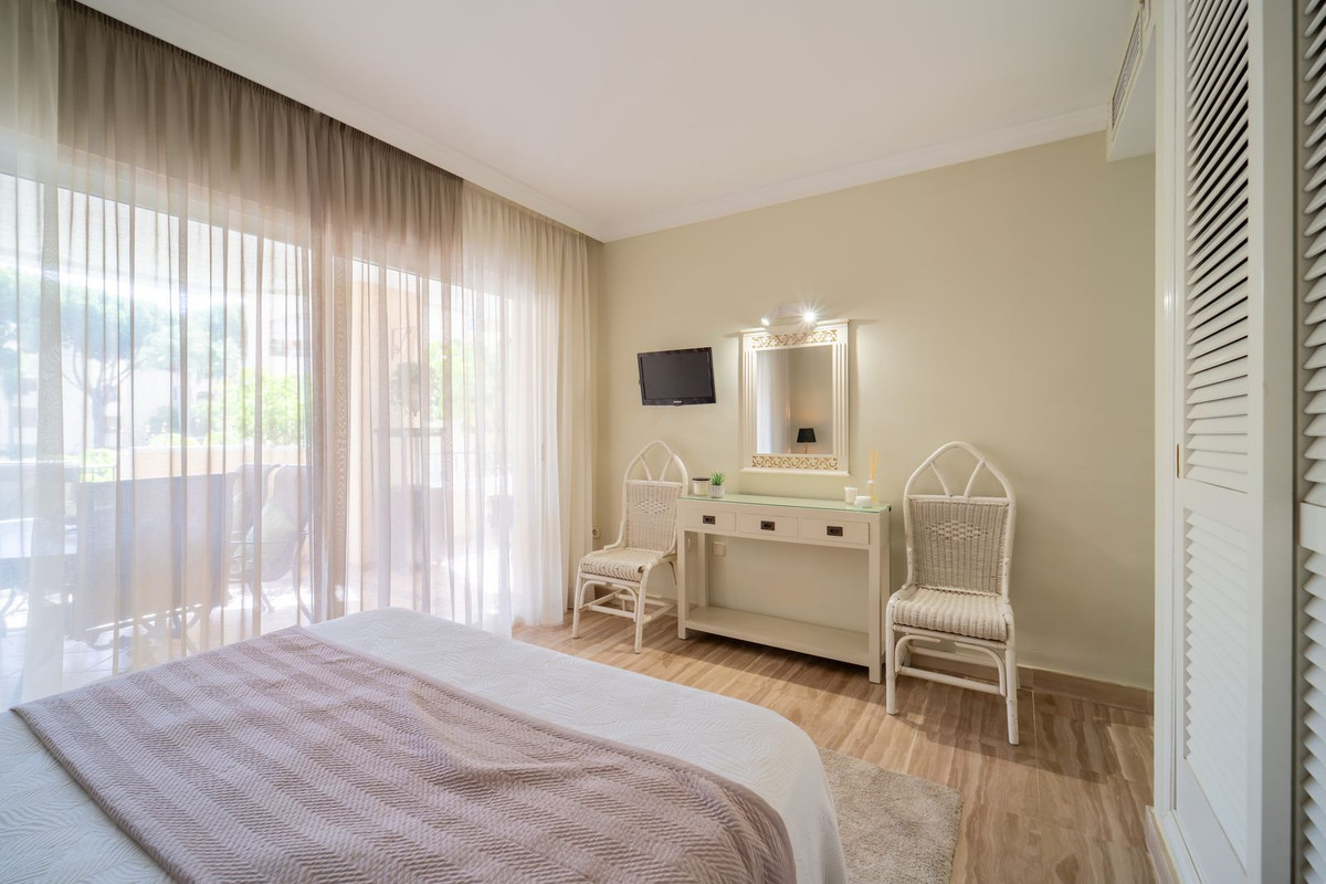 Se vende Apartamento Planta Media de 3 dormitorios en Costa Del Sol, Málaga, España