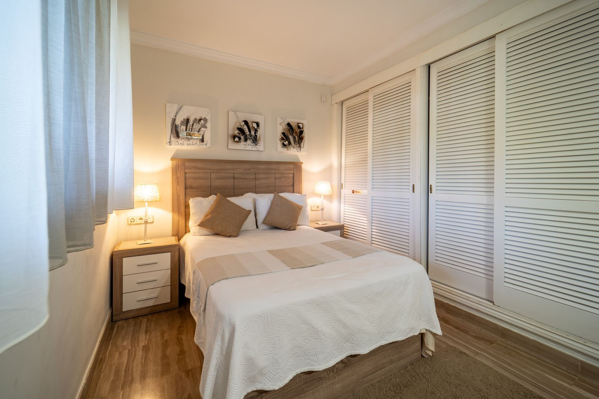Se vende Apartamento Planta Media de 3 dormitorios en Costa Del Sol, Málaga, España