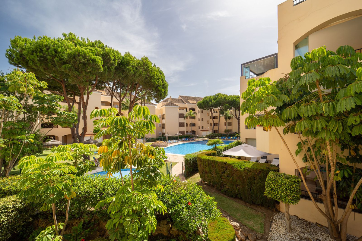 Se vende Apartamento Planta Media de 3 dormitorios en Costa Del Sol, Málaga, España