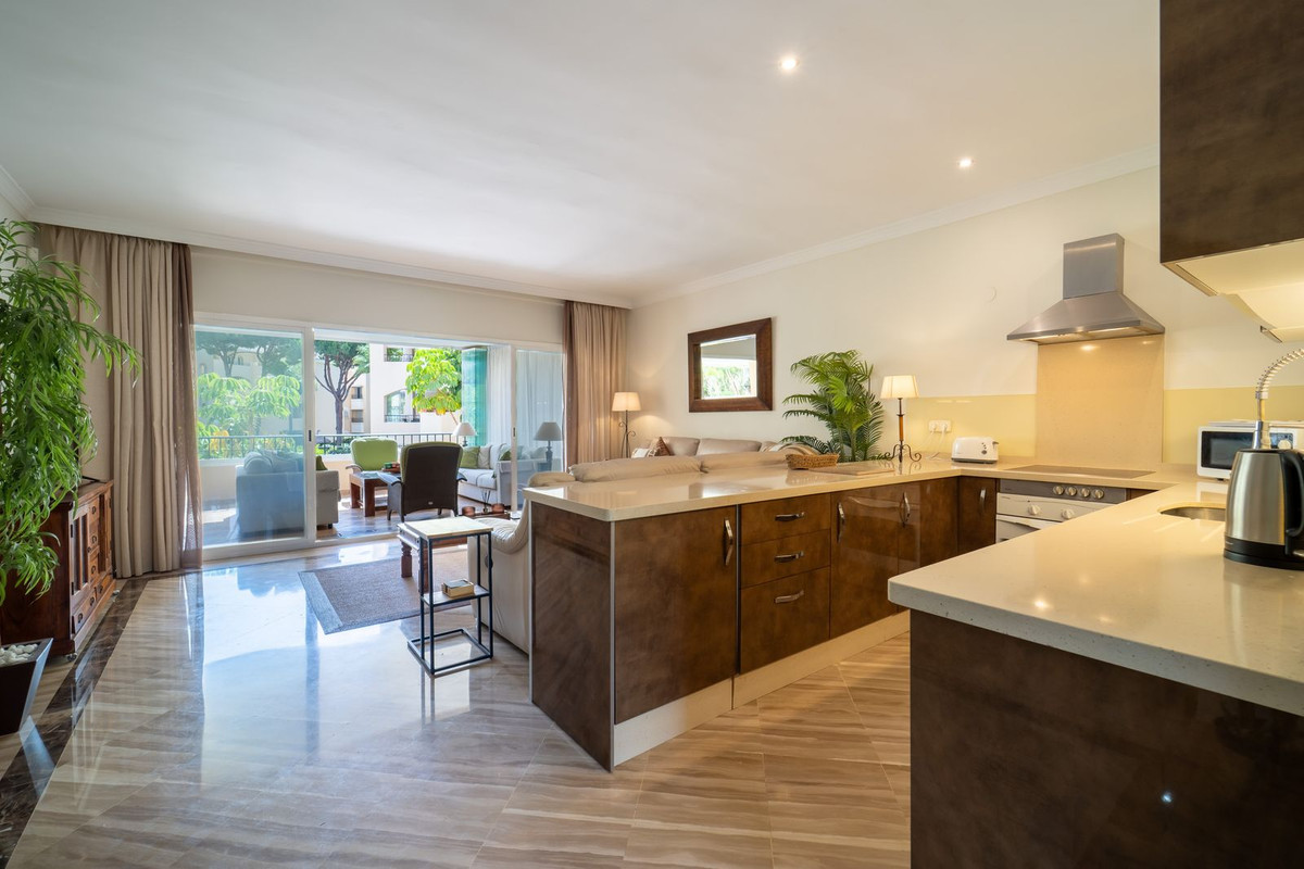 Se vende Apartamento Planta Media de 3 dormitorios en Costa Del Sol, Málaga, España