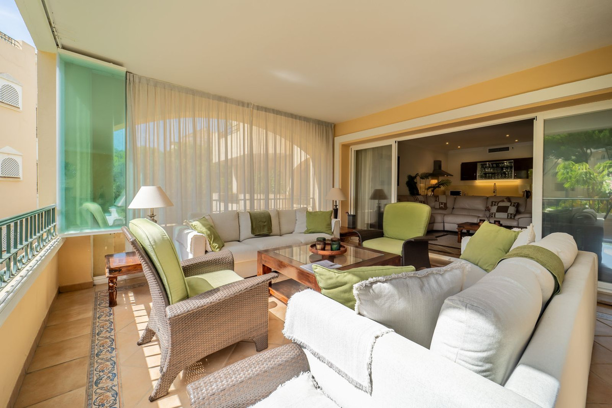 Se vende Apartamento Planta Media de 3 dormitorios en Costa Del Sol, Málaga, España
