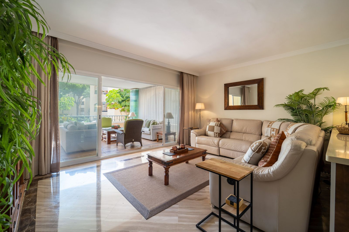 Se vende Apartamento Planta Media de 3 dormitorios en Costa Del Sol, Málaga, España