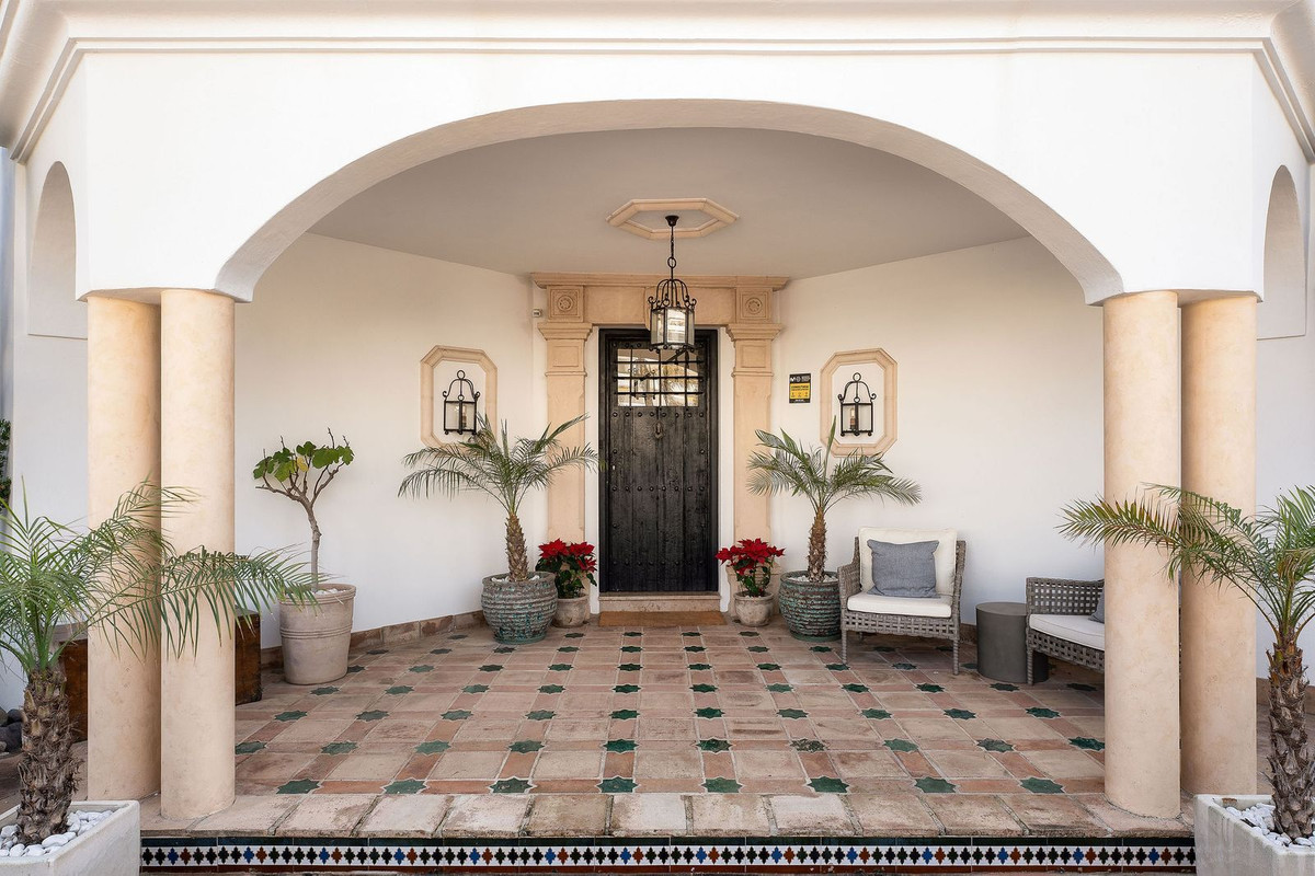 5 Bed Townhouse for sale in Guadalmina Baja Costa Del Sol, Málaga, Spain