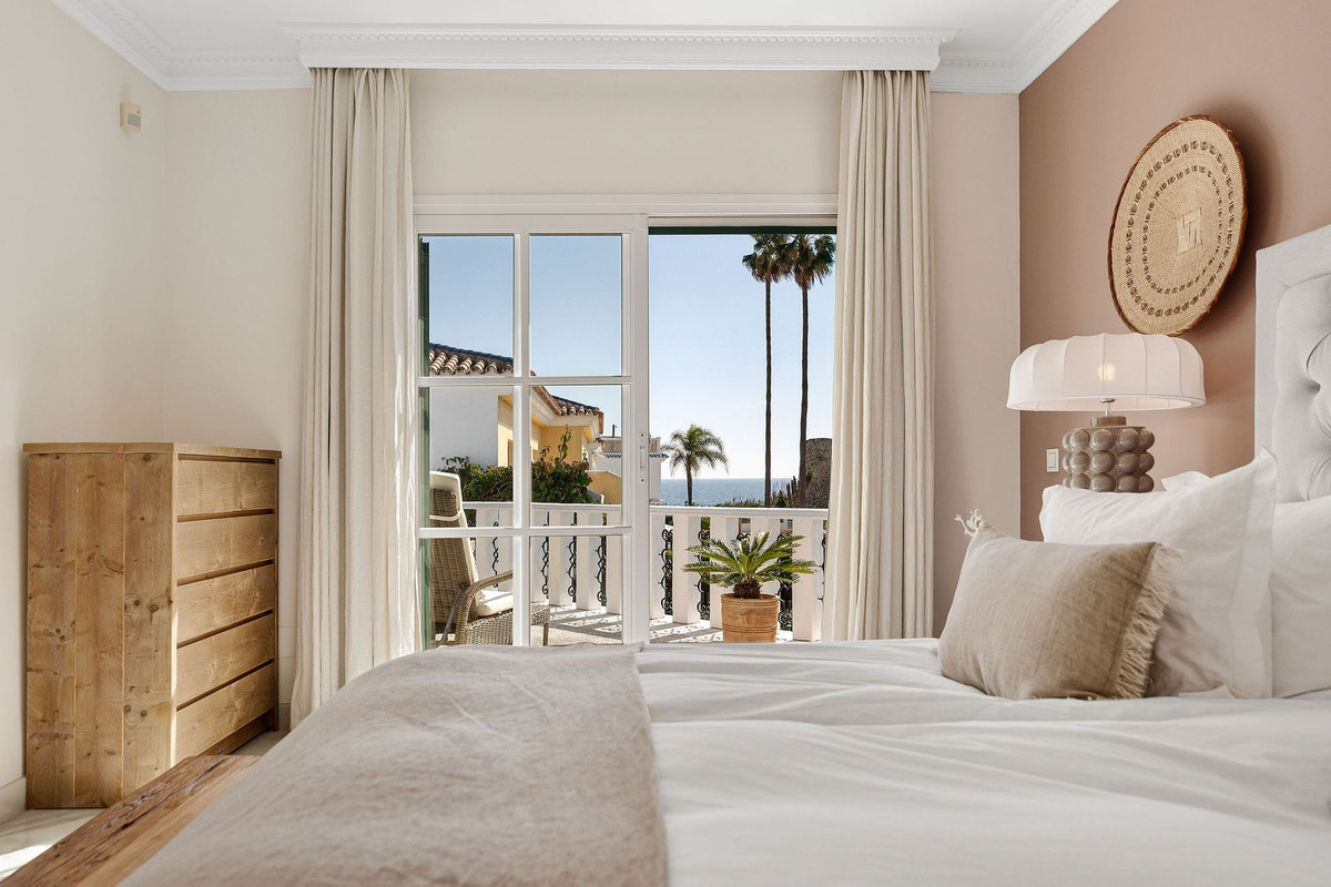 5 Bed Townhouse for sale in Guadalmina Baja Costa Del Sol, Málaga, Spain