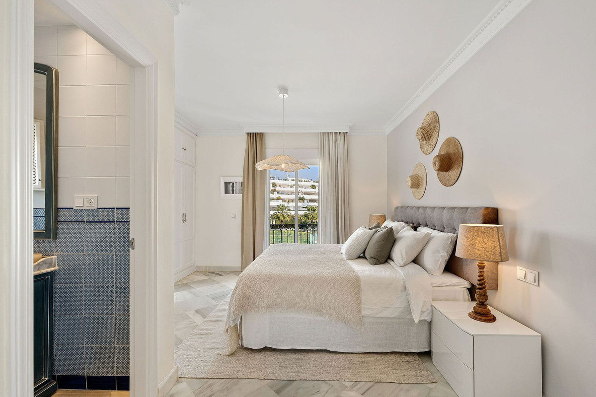 5 Bed Townhouse for sale in Guadalmina Baja Costa Del Sol, Málaga, Spain
