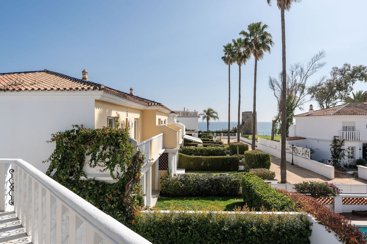 5 Bed Townhouse for sale in Guadalmina Baja Costa Del Sol, Málaga, Spain