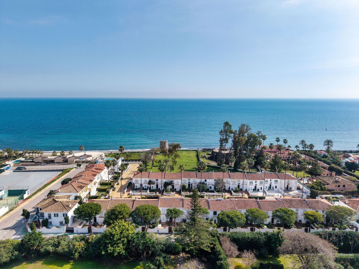 5 Bed Townhouse for sale in Guadalmina Baja Costa Del Sol, Málaga, Spain