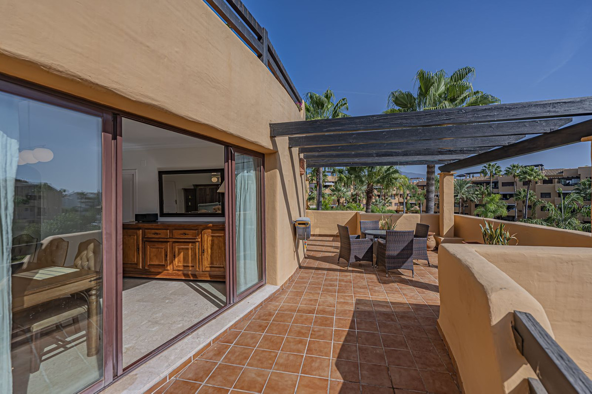 Se vende Apartamento en Planta Última de 3 dormitorios en Costa Del Sol, Málaga, España