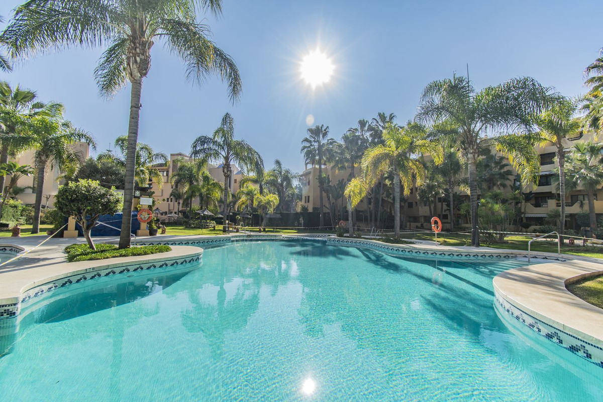 Se vende Apartamento en Planta Última de 3 dormitorios en Costa Del Sol, Málaga, España