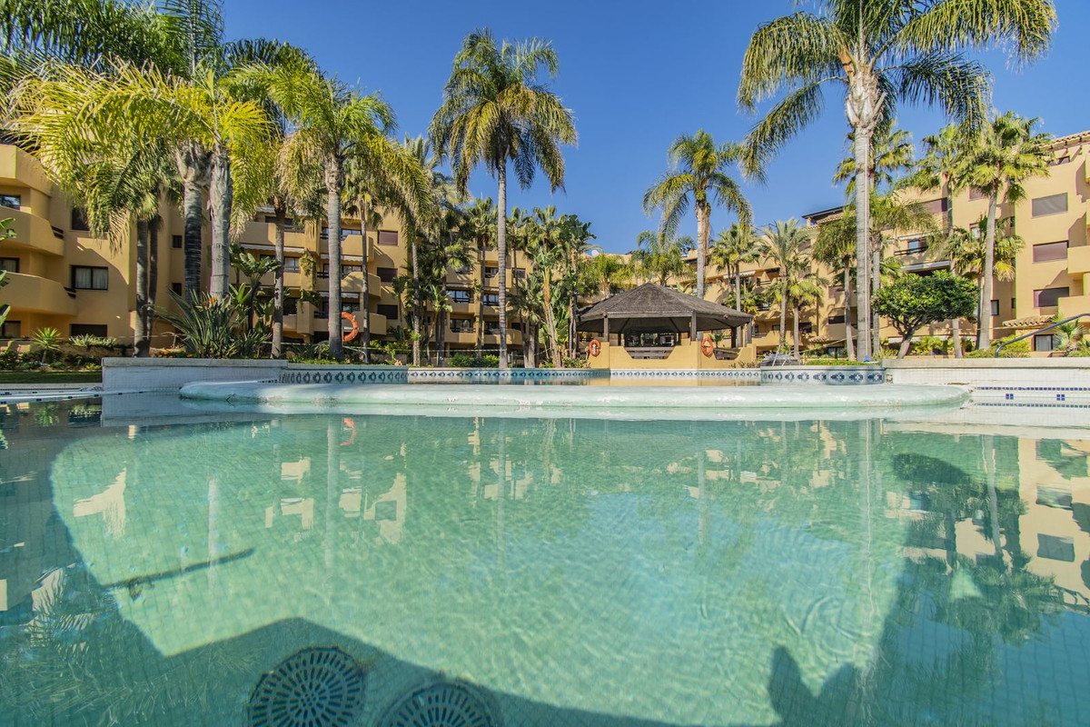 Se vende Apartamento en Planta Última de 3 dormitorios en Costa Del Sol, Málaga, España