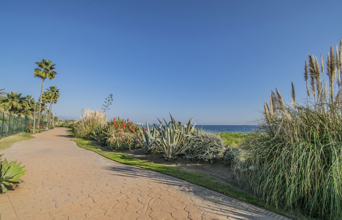 Se vende Apartamento en Planta Última de 3 dormitorios en Costa Del Sol, Málaga, España