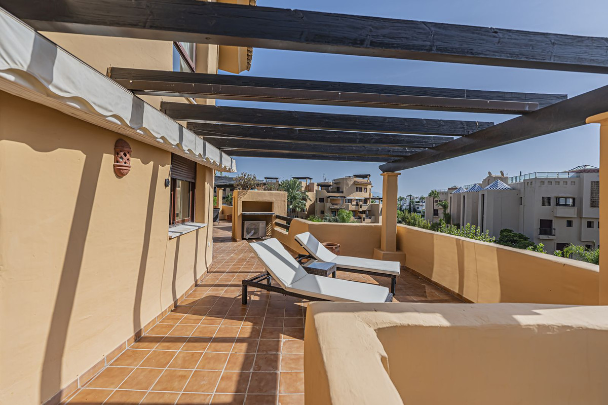 Se vende Apartamento en Planta Última de 3 dormitorios en Costa Del Sol, Málaga, España