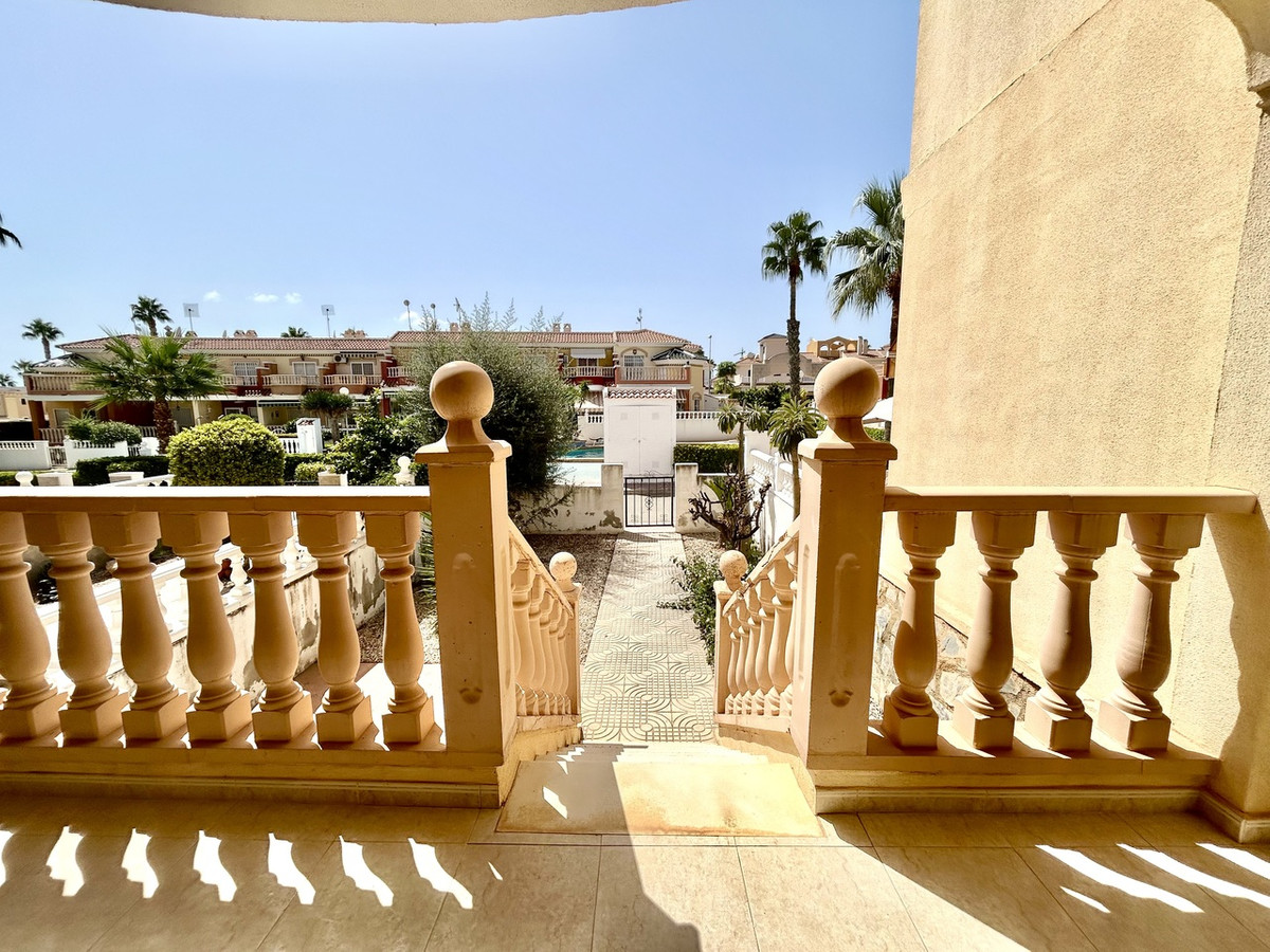 Se vende Adosada de 3 dormitorios en Costa Blanca, Alicante, España