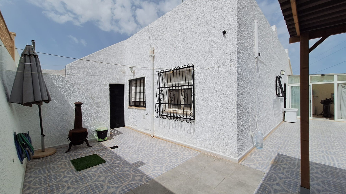 2 Bed Townhouse for sale in Villamartin Costa Blanca, Alicante, Spain