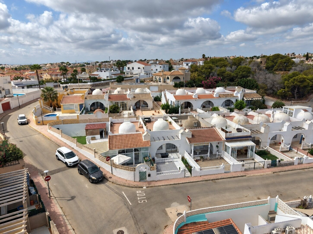 2 Bed Townhouse for sale in Villamartin Costa Blanca, Alicante, Spain