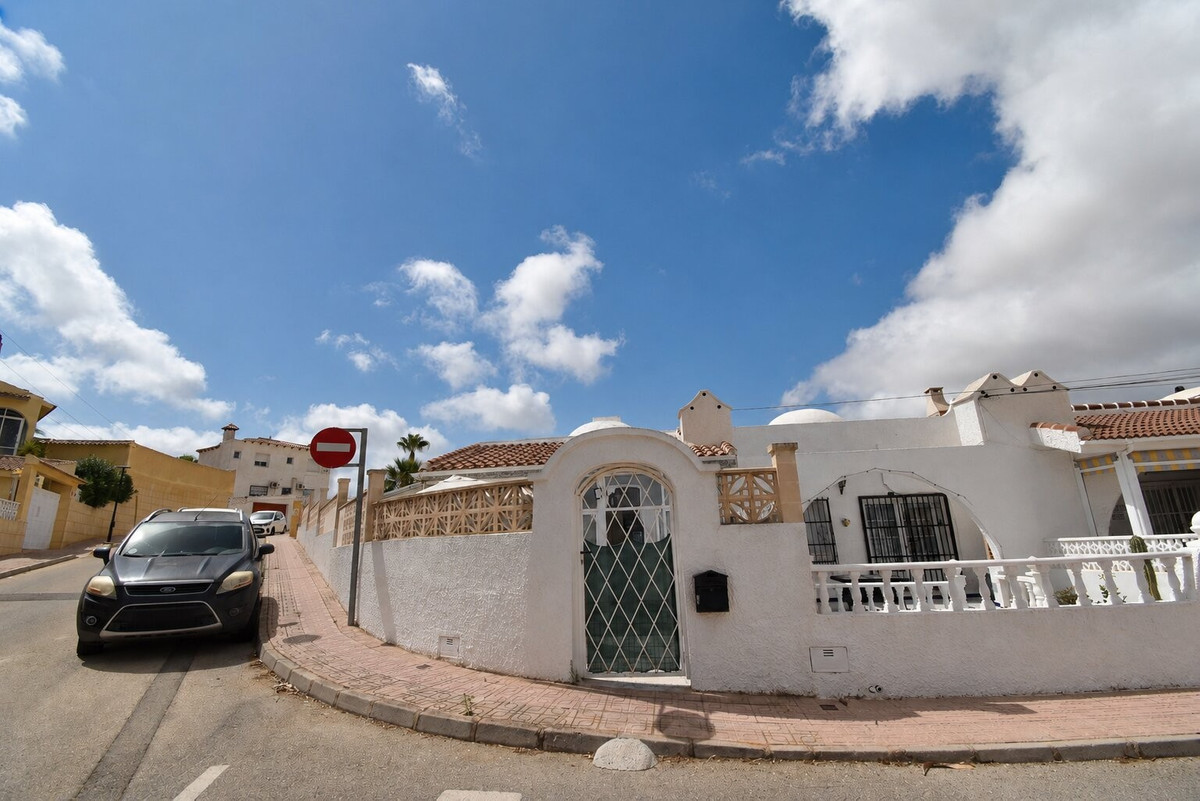 2 Bed Townhouse for sale in Villamartin Costa Blanca, Alicante, Spain