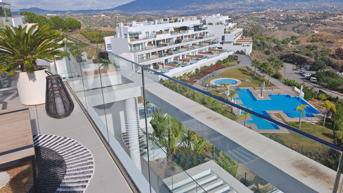 2 Bed Apartment for sale in Calanova Golf Costa Del Sol, Málaga, Spain