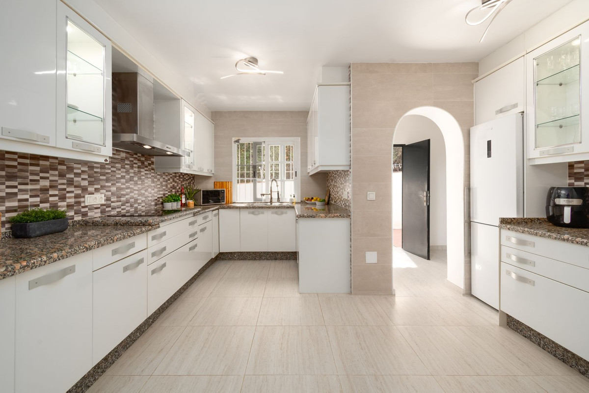 Se vende Villa - Chalet de 3 dormitorios en Costa Del Sol, Málaga, España