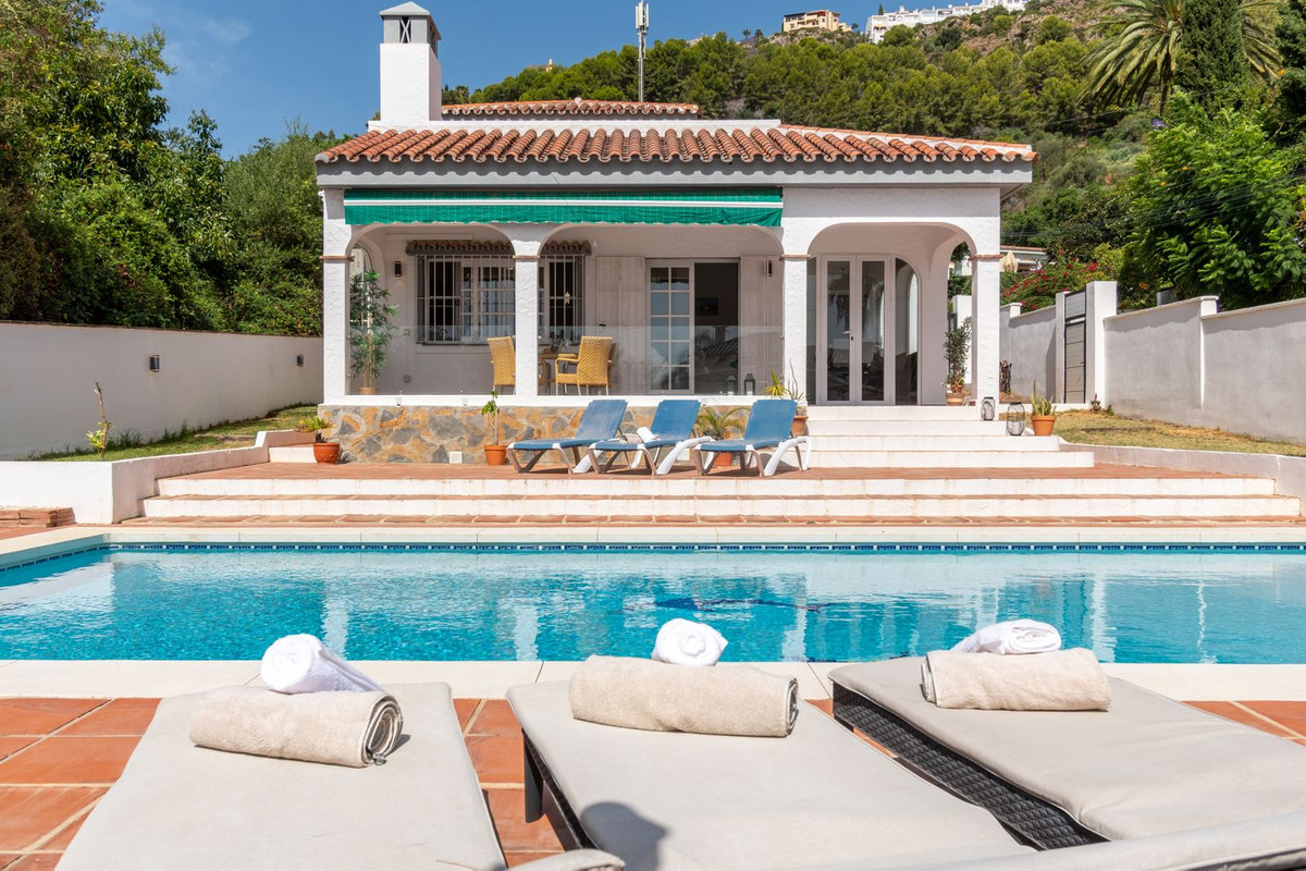 Se vende Villa - Chalet de 3 dormitorios en Costa Del Sol, Málaga, España