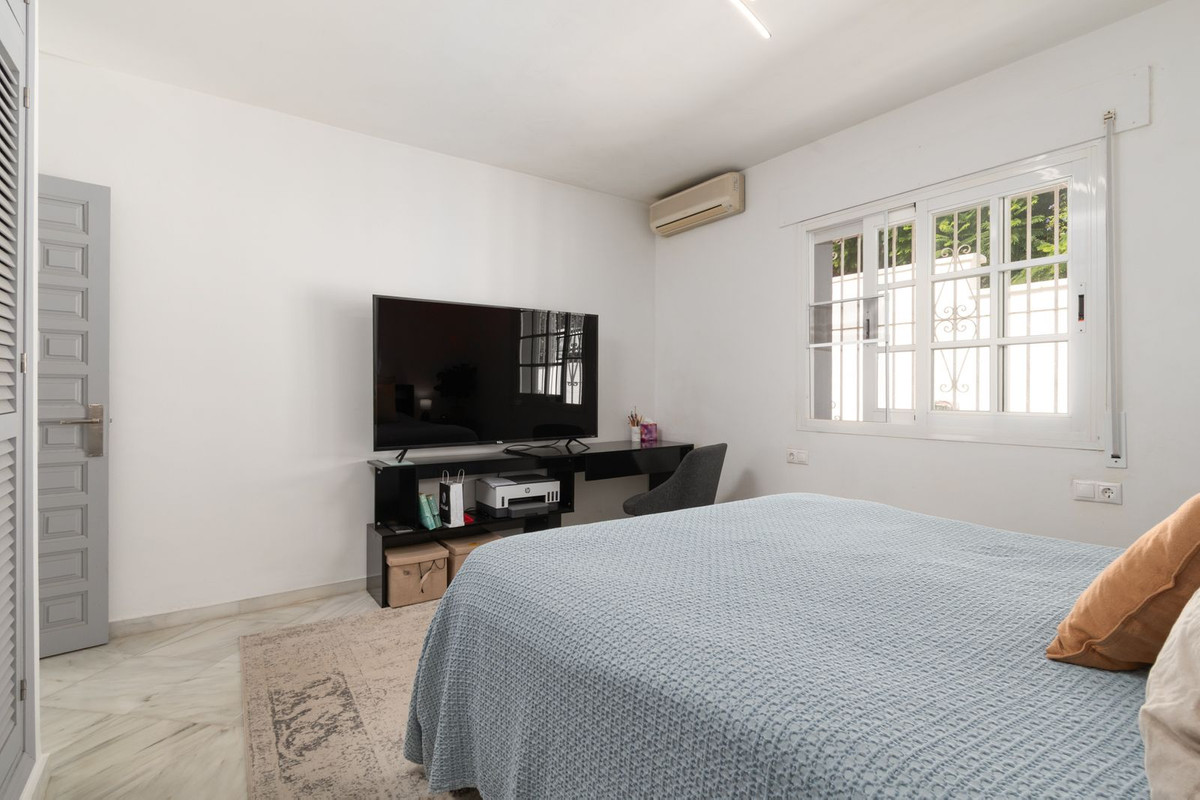 Se vende Villa - Chalet de 3 dormitorios en Costa Del Sol, Málaga, España
