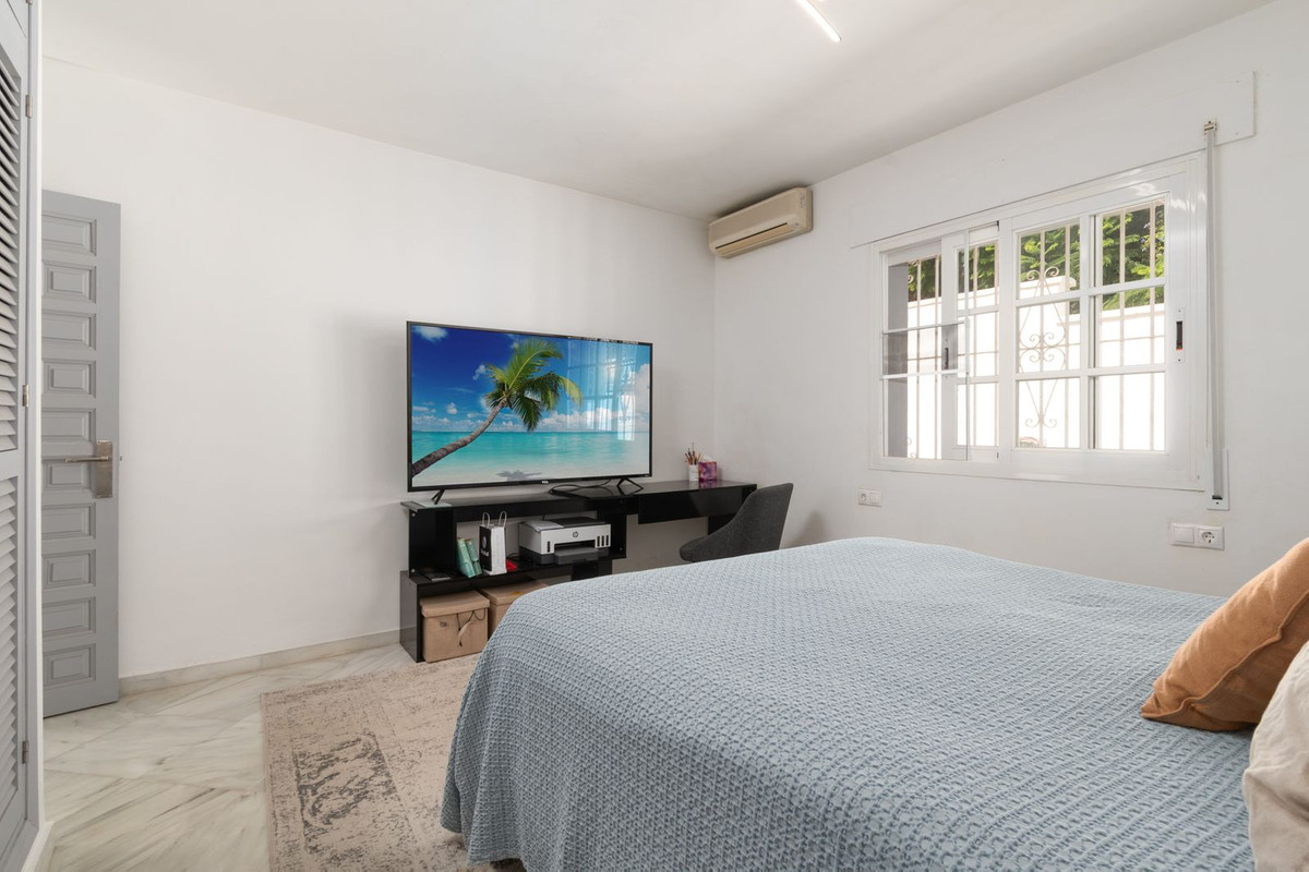 Se vende Villa - Chalet de 3 dormitorios en Costa Del Sol, Málaga, España
