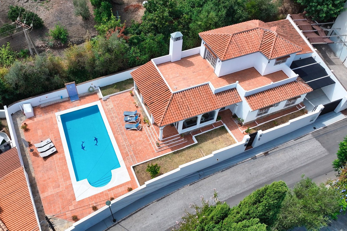 Se vende Villa - Chalet de 3 dormitorios en Costa Del Sol, Málaga, España