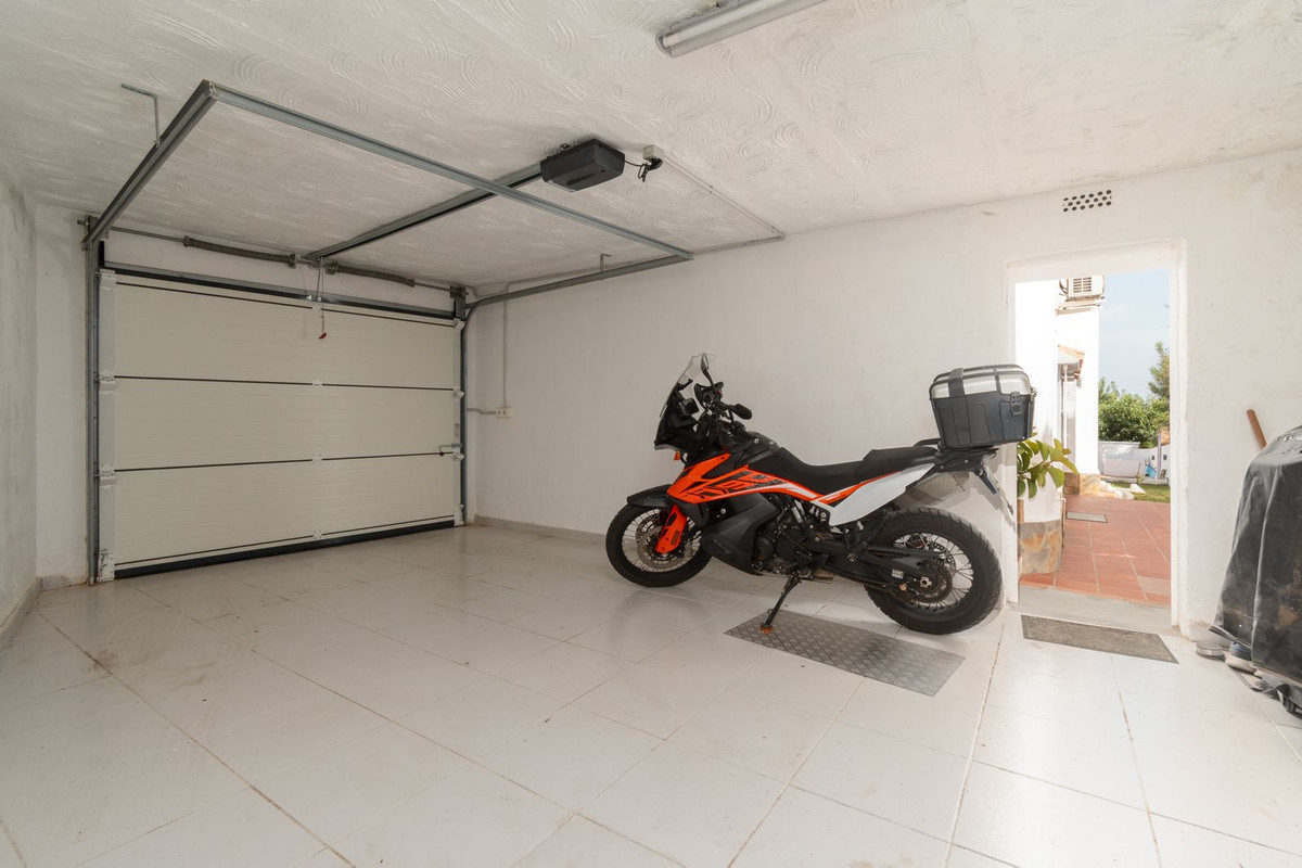 Se vende Villa - Chalet de 3 dormitorios en Costa Del Sol, Málaga, España